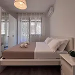 Vittorio Veneto - Spacious And Bright By Host Hero Διαμέρισμα