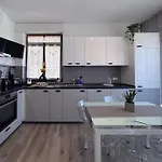 Vittorio Veneto - Spacious And Bright By Host Hero