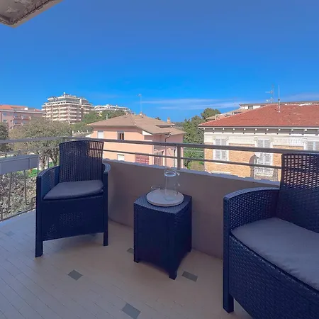 Vittorio Veneto - Spacious And Bright Apartment