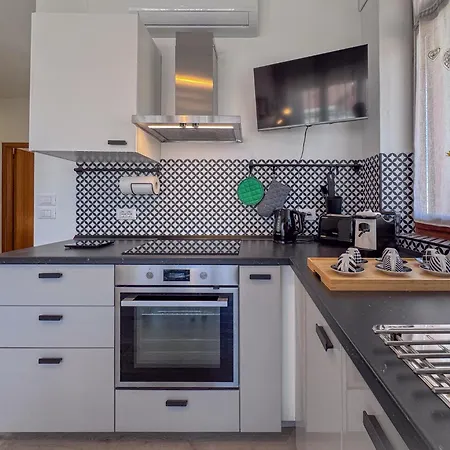 Apartment Vittorio Veneto - Spacious And Bright *