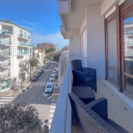 Vittorio Veneto - Spacious And Bright Apartment Civitanova Marche
