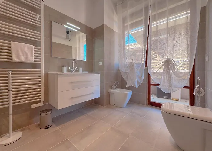 Vittorio Veneto - Spacious And Bright By Host Hero