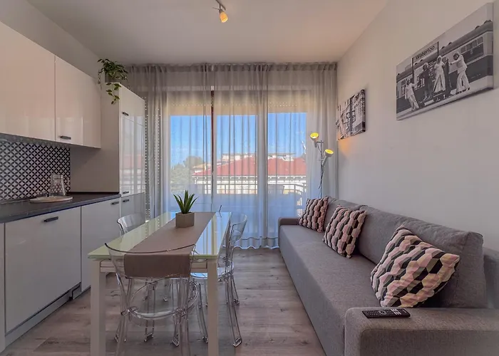 Vittorio Veneto - Spacious And Bright By Host Hero